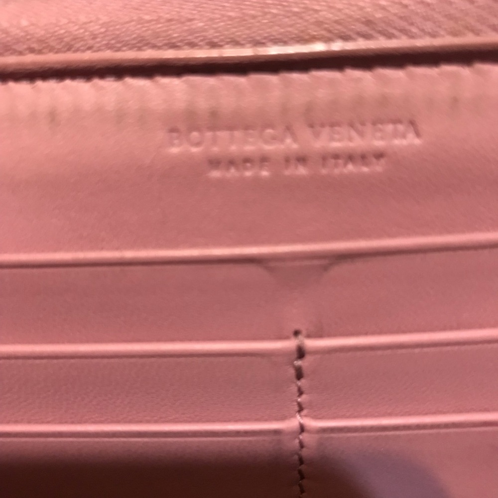 Bottega Veneta zippy wallet in pink authentic - Picture 11 of 12